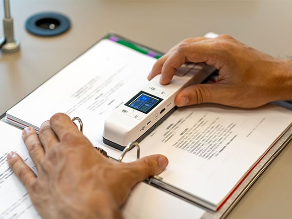 IRIScan Book scan on a document